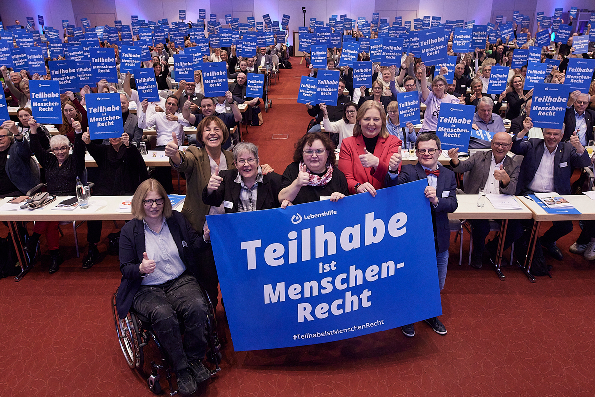 Bundesministerin Bärbel Bas bei der MV der Lebenshilfe.