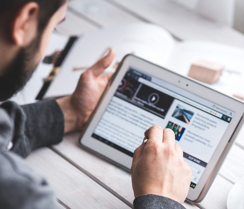 Touchscreen Abbildung eines tablets mit Touchscreen