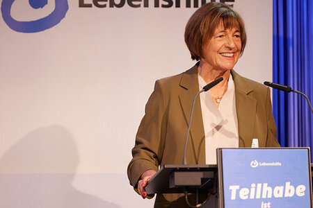 Ulla Schmidt bei der Mitgliederversammlung 2025.