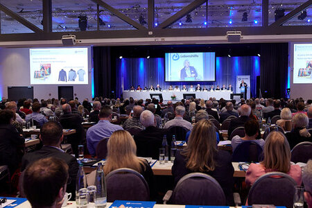 Eindrücke von der Lebenshilfe Mitgliederversammlung 2025 im Estrel in Berlin.